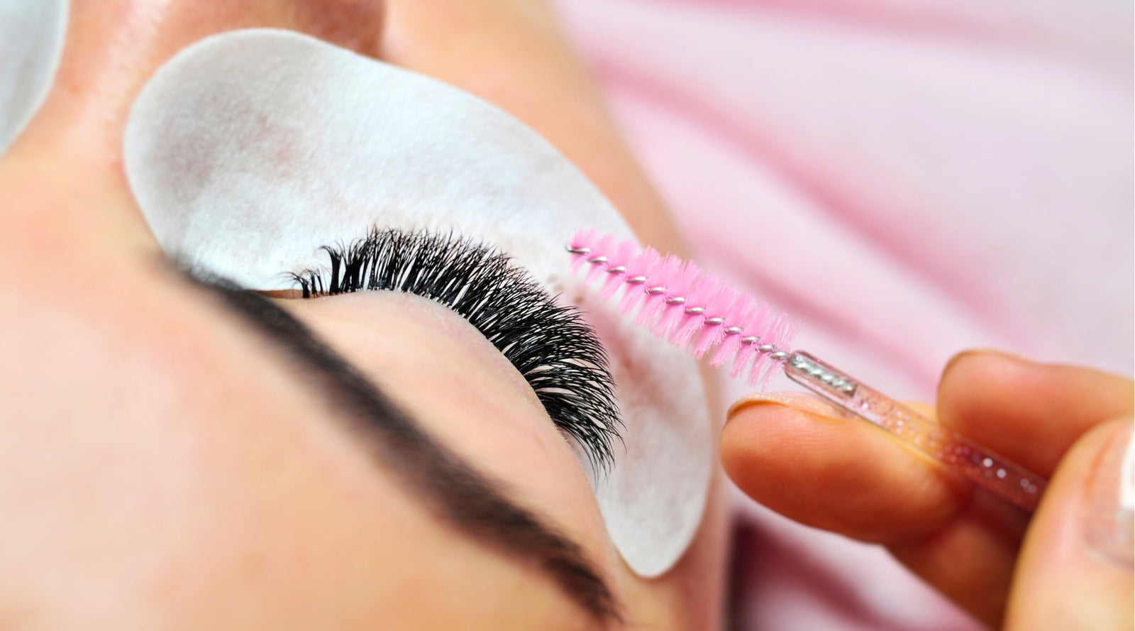 Lash Tech Brushing Lash Extensions