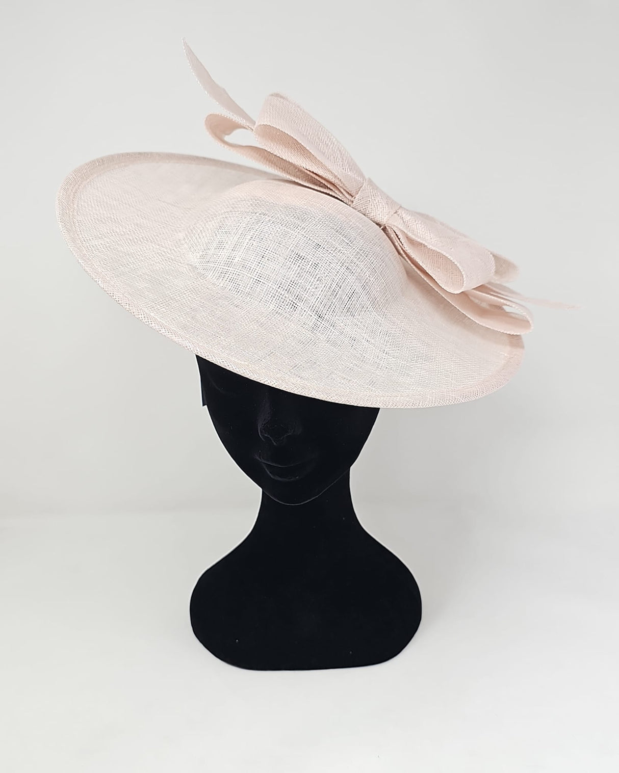 Oyster Bow Adorned Large Disc Fascinator