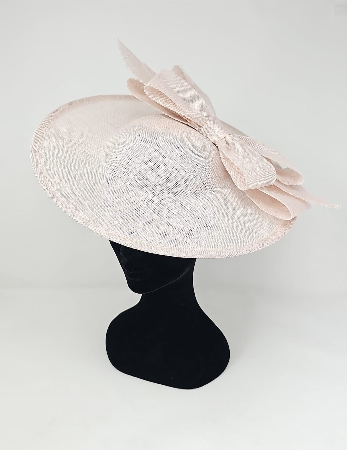 Oyster Bow Adorned Large Disc Fascinator