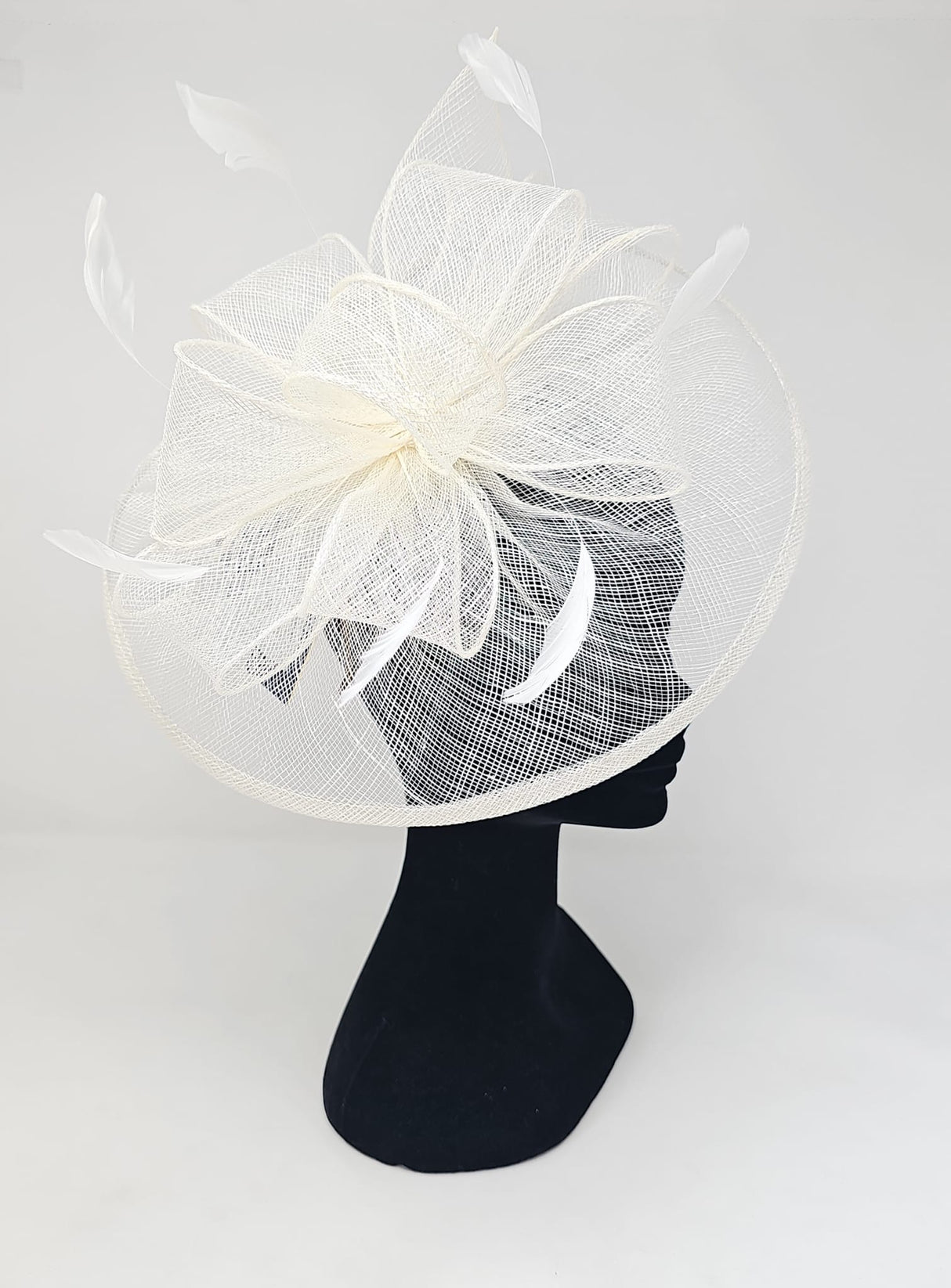 Ivory Looped Round Disc Fascinator
