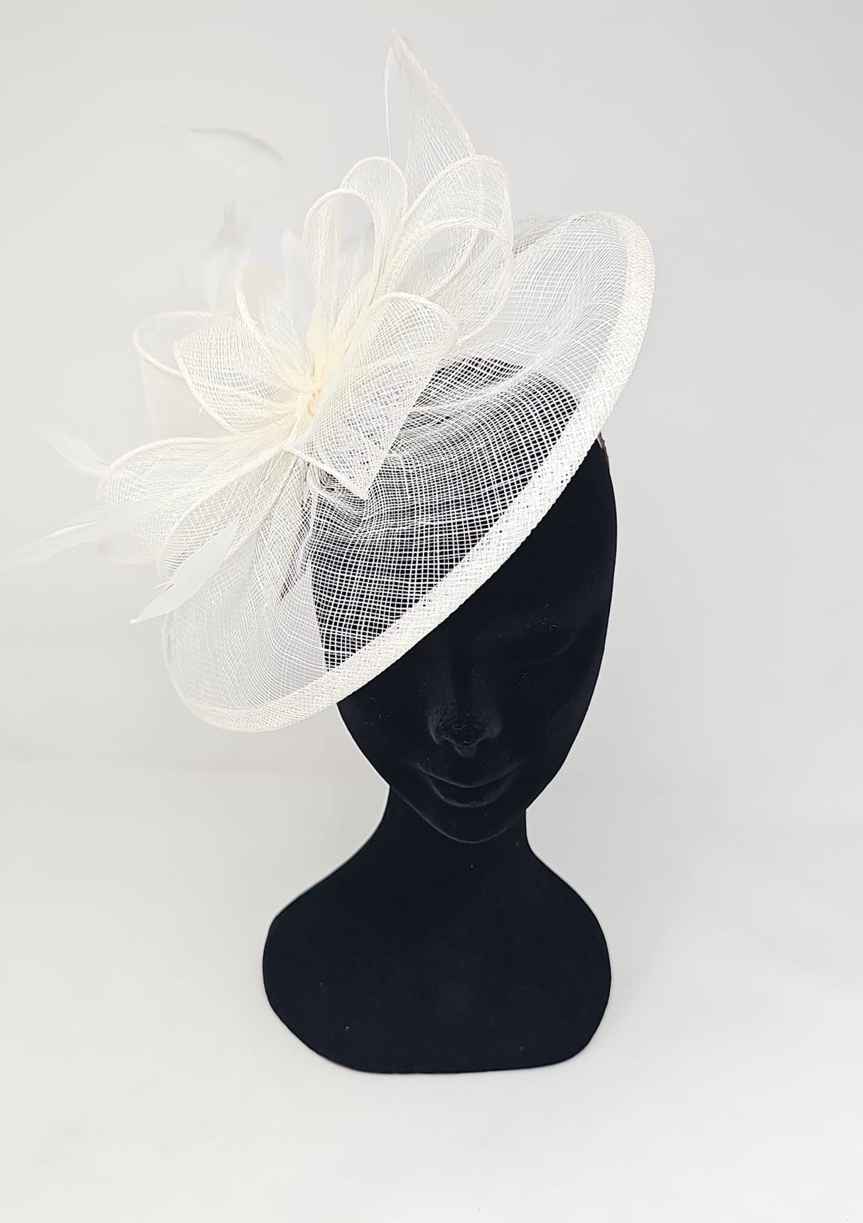Ivory Looped Round Disc Fascinator