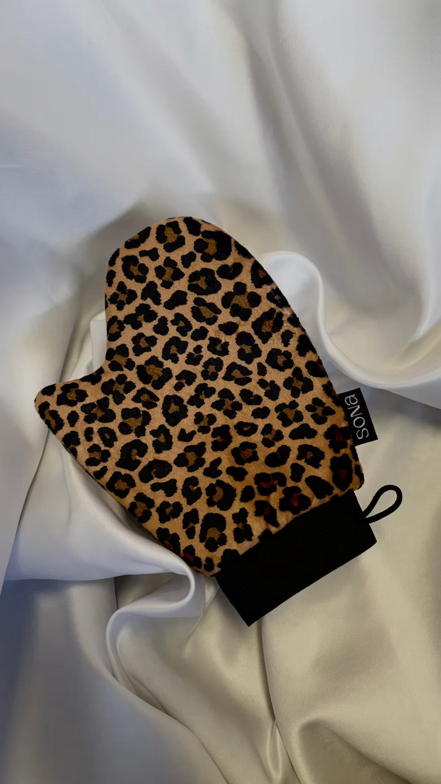 SONA Velvet Soft Tanning Mitt