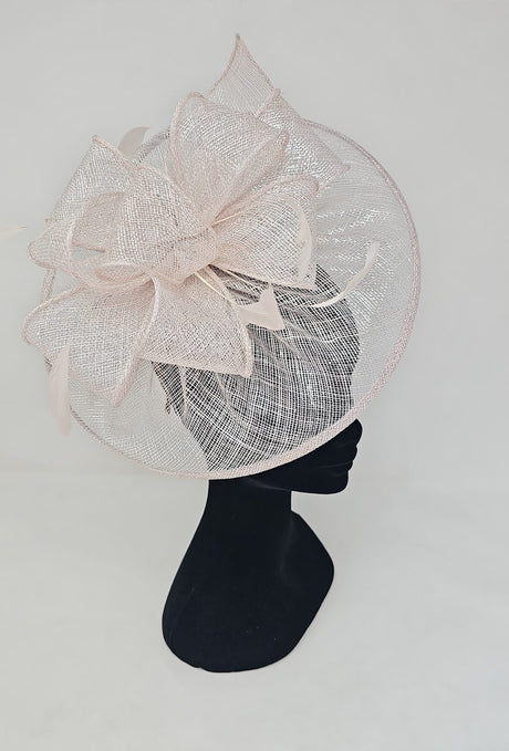 Oyster Silver Looped Round Disc Fascinator