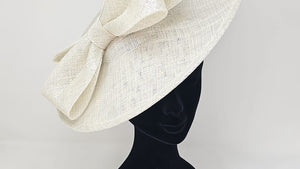 Fascinators & Hats For Hire 