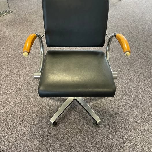 Welonda Black Chrome Hairdressing Salon Chair