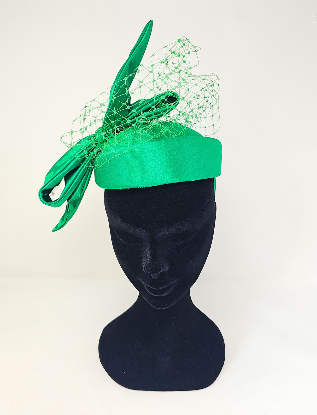 Emerald Green Satin Bow Veiled Fascinator