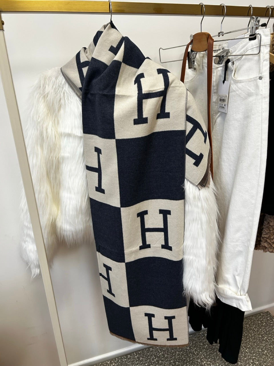 H Designer Style Printed Pashmina Scarf Grey