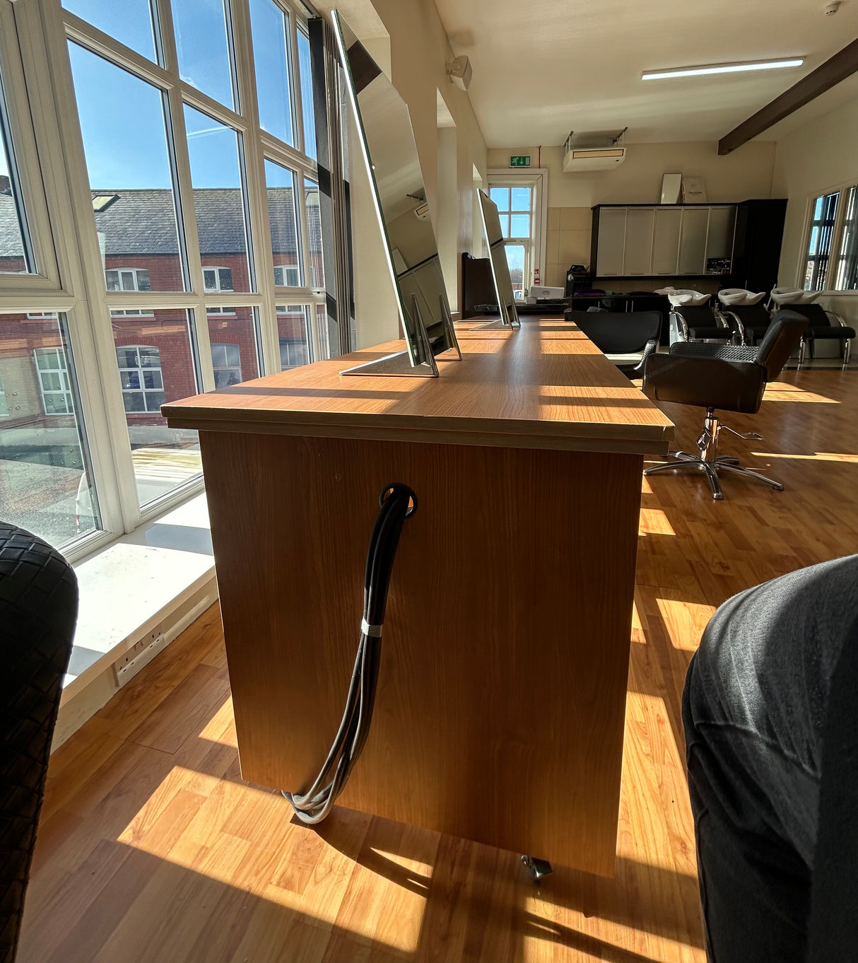 Salon Ambience Gemini 4 Seater Moveable Salon Dress Out Station