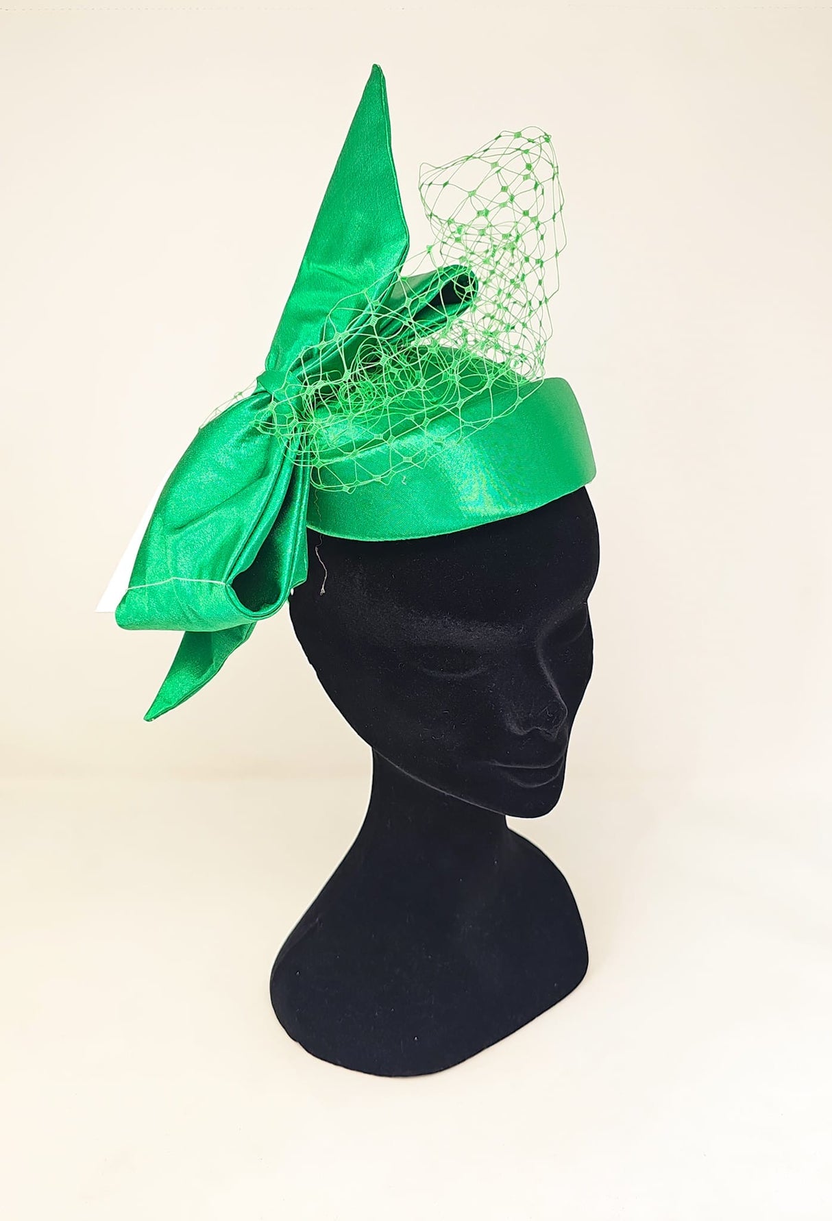 Emerald Green Satin Bow Veiled Fascinator