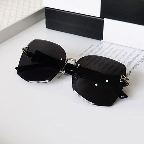 Diva Black Frame Pearl Sunglasses