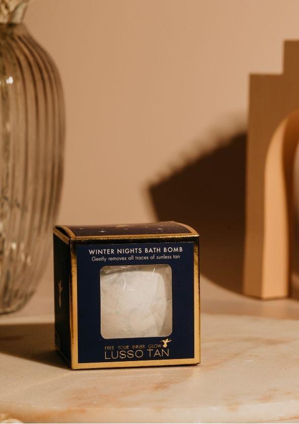 Lusso Tan Winter Nights Bath Bomb - Franklins